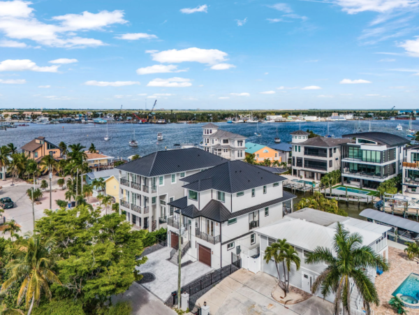 Fort Myers Beach Luxury Canal-Front Rental - 5 King Suites & Private Pool
